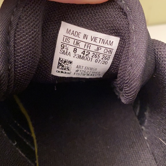 Adidas Sneakers ~ Size 9 1/2 - Picture 5 of 8